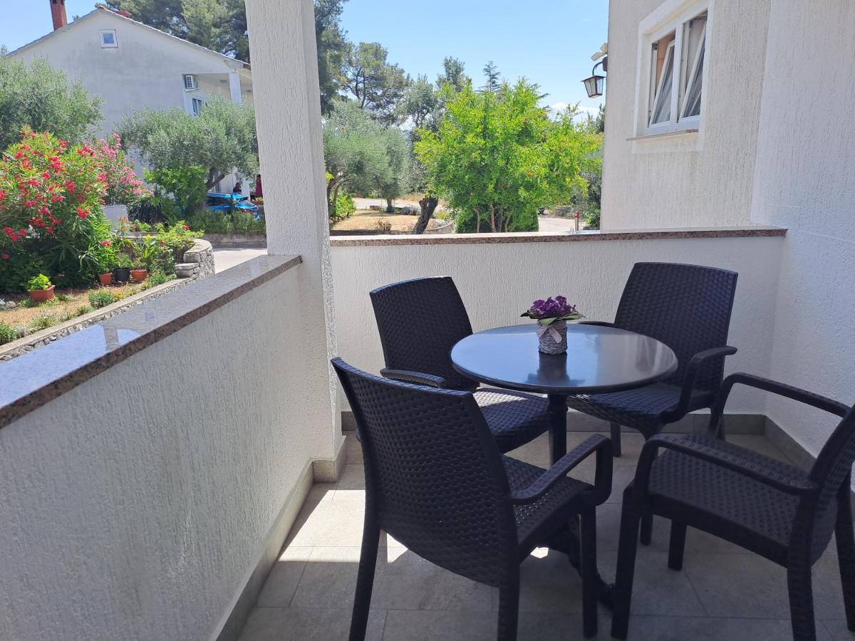 Studio Apartments Maslinik Krk Town Exterior foto